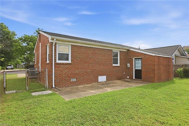 109 Parkview PL, Hampton, VA 23664