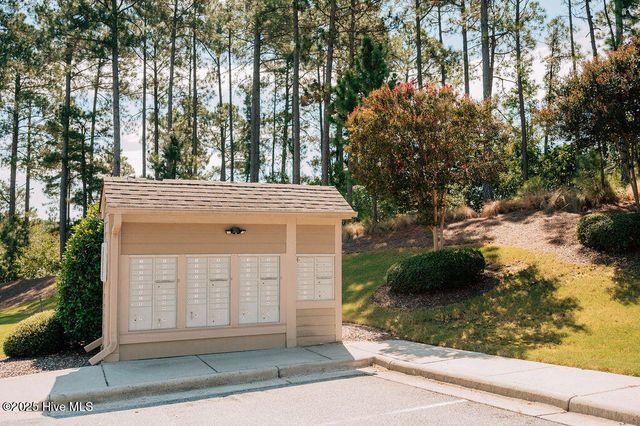 123 W Chelsea Court, Southern Pines, NC 28387