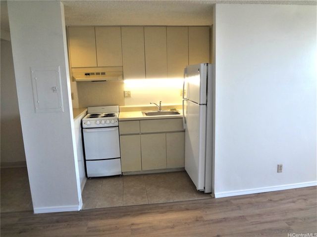 1060 Kamehameha Highway 405B, Pearl City, HI 96782