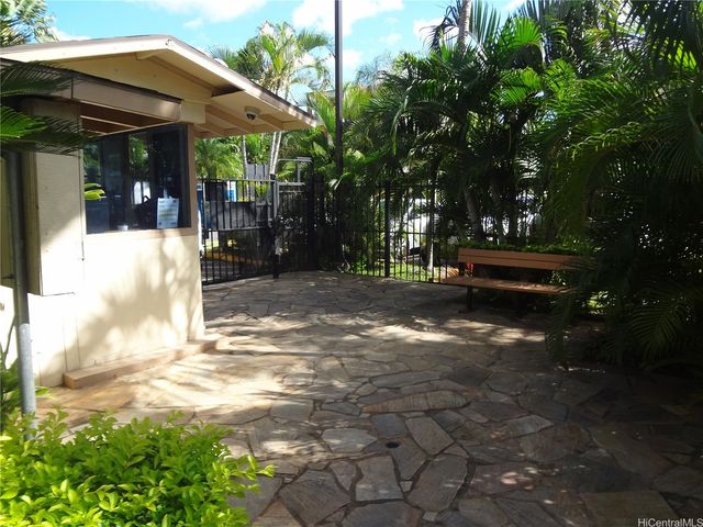 1060 Kamehameha Highway 405B, Pearl City, HI 96782