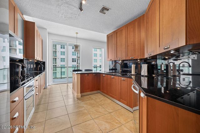 1431 RIVERPLACE Boulevard 1904, Jacksonville, FL 32207