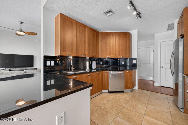 1431 RIVERPLACE Boulevard 1904, Jacksonville, FL 32207