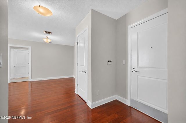 1431 RIVERPLACE Boulevard 1904, Jacksonville, FL 32207
