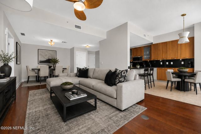 1431 RIVERPLACE Boulevard 1904, Jacksonville, FL 32207