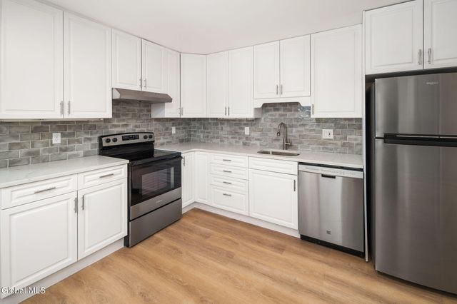 65 Wood Terrace, Albany, NY 12208