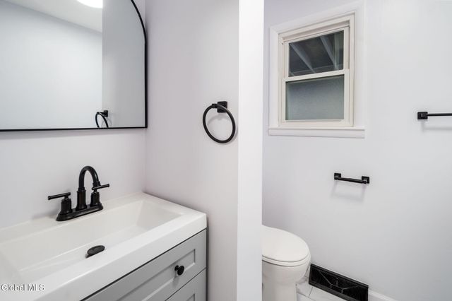 65 Wood Terrace, Albany, NY 12208