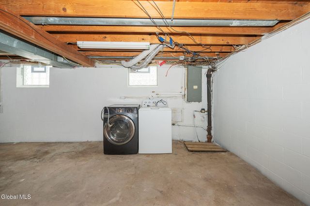 65 Wood Terrace, Albany, NY 12208