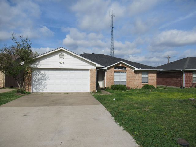 6910 Sayle Street, Greenville, TX 75402