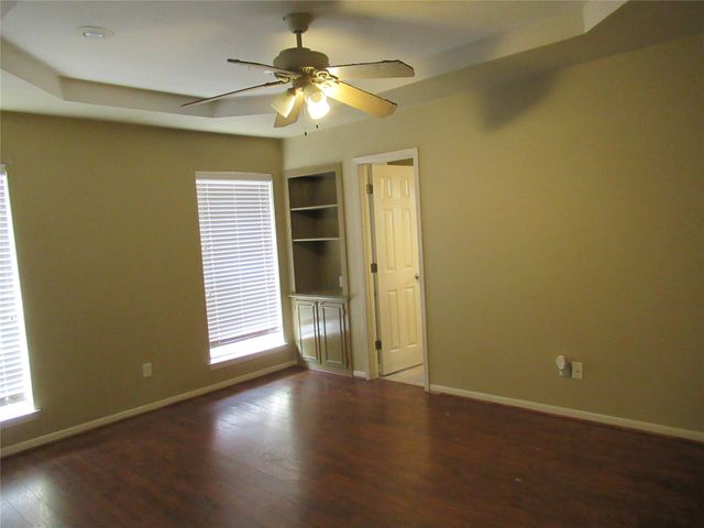 6910 Sayle Street, Greenville, TX 75402