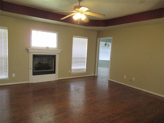 6910 Sayle Street, Greenville, TX 75402