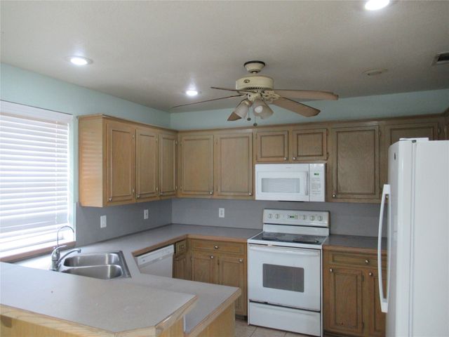 6910 Sayle Street, Greenville, TX 75402