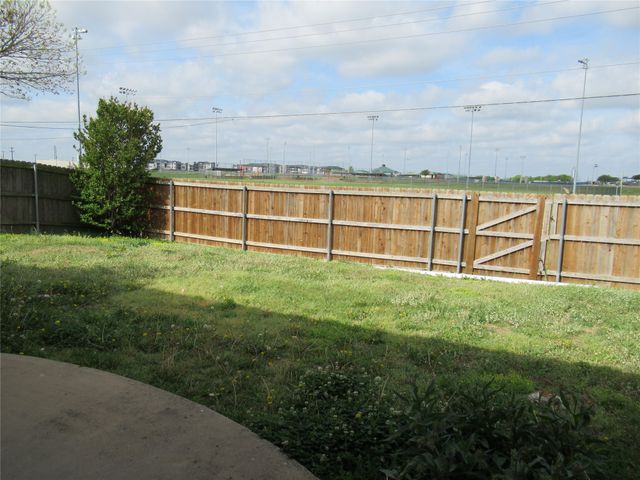 6910 Sayle Street, Greenville, TX 75402