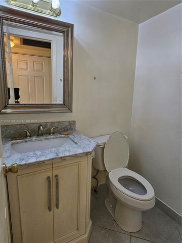 559 N Mansfield N 559 559, Boca Raton, FL 33434