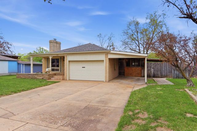 1555 N Womer Dr, Wichita, KS 67203