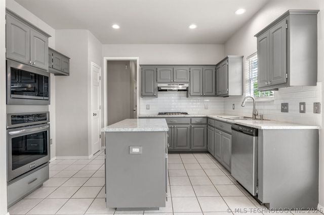 8963 N 133rd East Avenue, Owasso, OK 74055