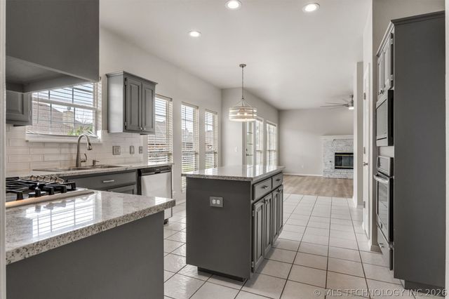 8963 N 133rd East Avenue, Owasso, OK 74055
