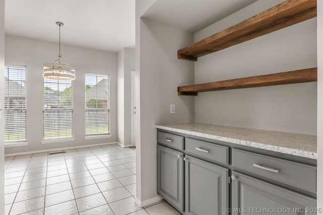 8963 N 133rd East Avenue, Owasso, OK 74055