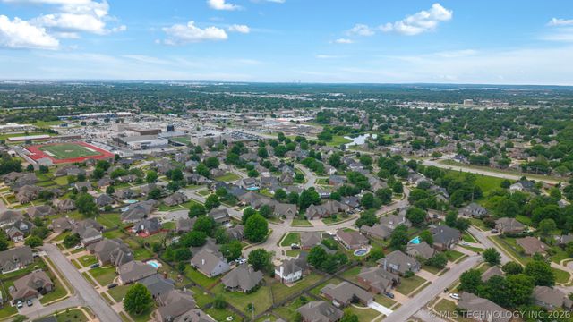 8963 N 133rd East Avenue, Owasso, OK 74055