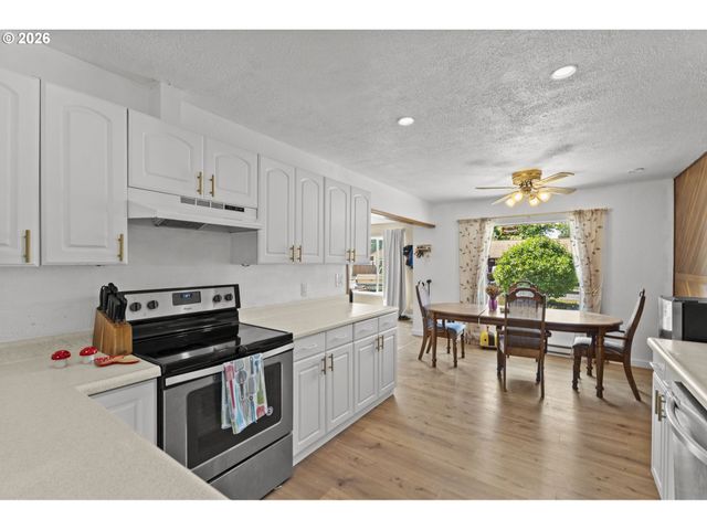 1101 ELM St, Kelso, WA 98626
