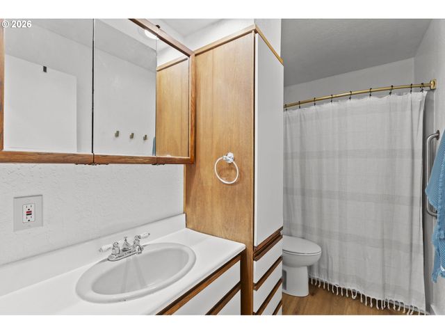 1101 ELM St, Kelso, WA 98626
