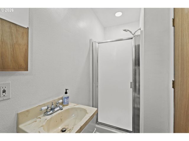 1101 ELM St, Kelso, WA 98626