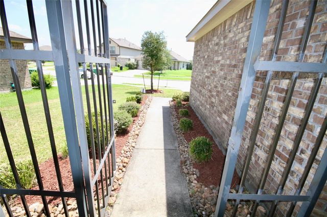 10403 Winter Orchid Way, Houston, TX 77016