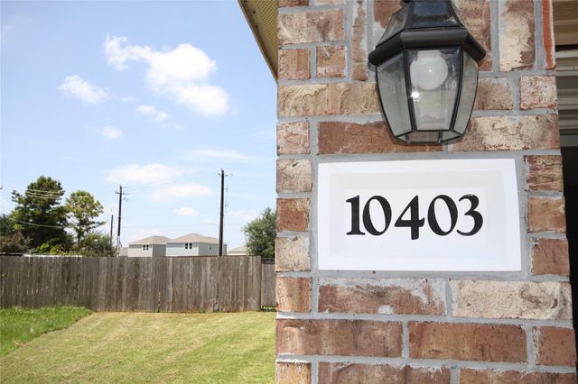10403 Winter Orchid Way, Houston, TX 77016