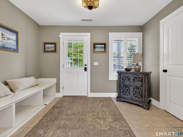 4 Beach Road, Old Saybrook, CT 06475