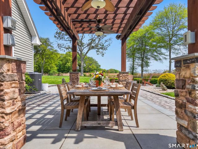 4 Beach Road, Old Saybrook, CT 06475