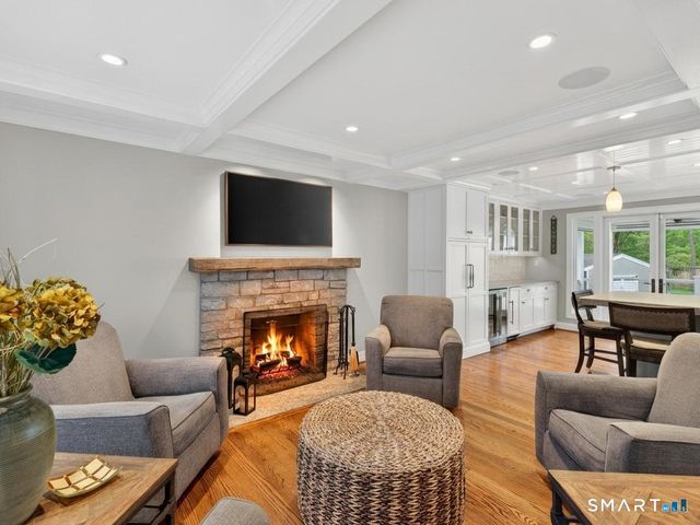4 Beach Road, Old Saybrook, CT 06475