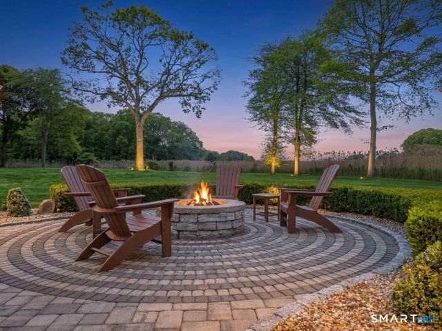 4 Beach Road, Old Saybrook, CT 06475