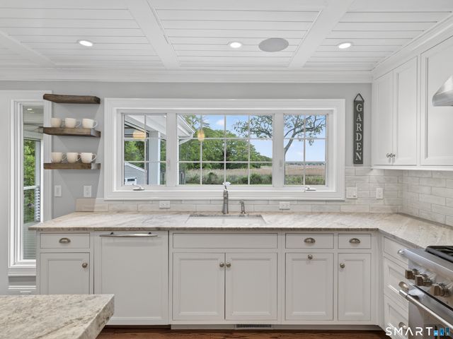 4 Beach Road, Old Saybrook, CT 06475