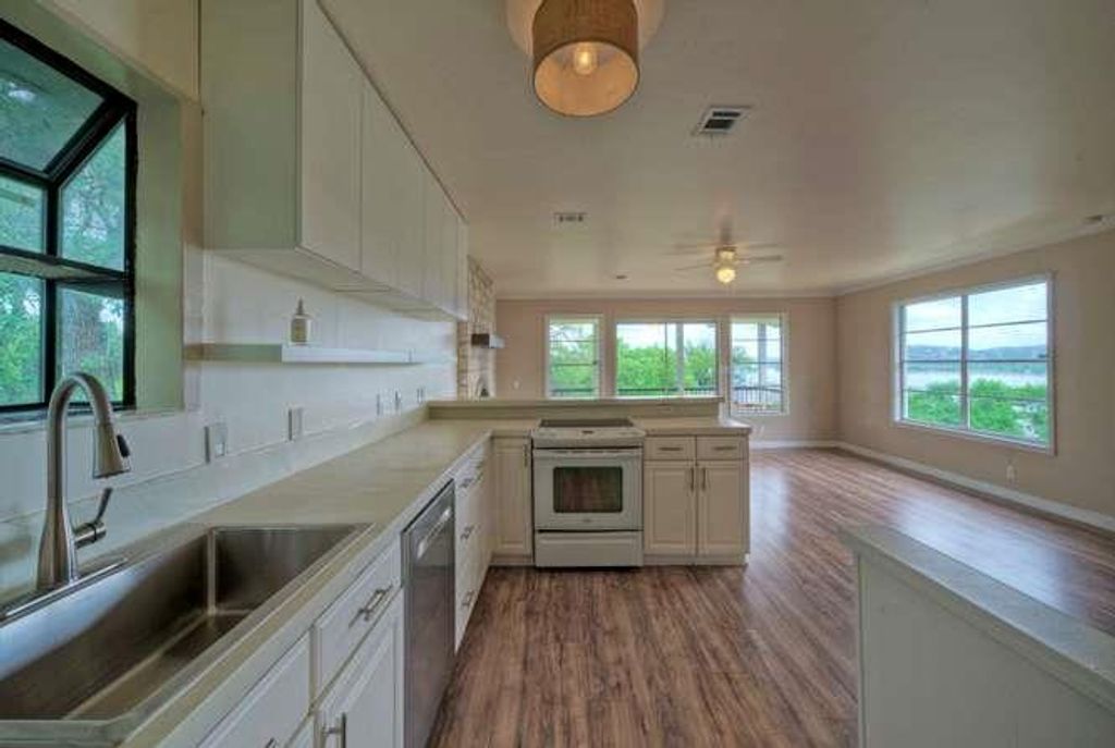 15205 Back Of The Moon ST, Austin, TX 78734