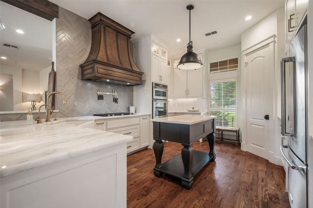 7999 Steeplechase Circle, Argyle, TX 76226