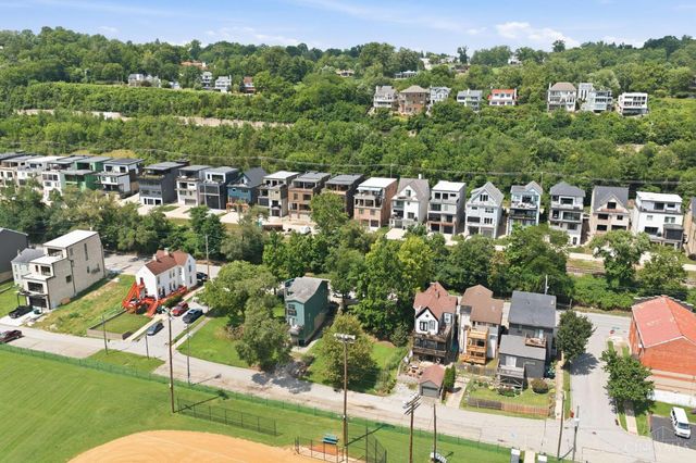 3039 Riverside Drive, Cincinnati, OH 45226