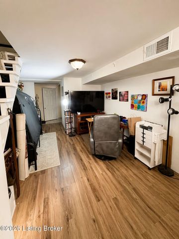 1013 Franelm Rd, Louisville, KY 40214