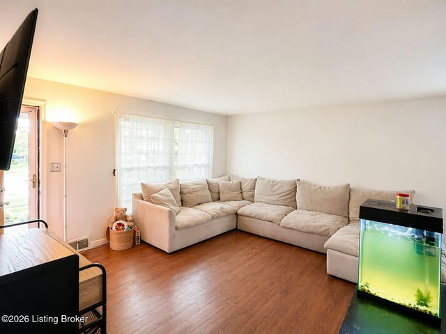 1013 Franelm Rd, Louisville, KY 40214