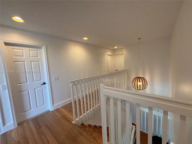 1653 Winterberry Ln, Weston, FL 33327