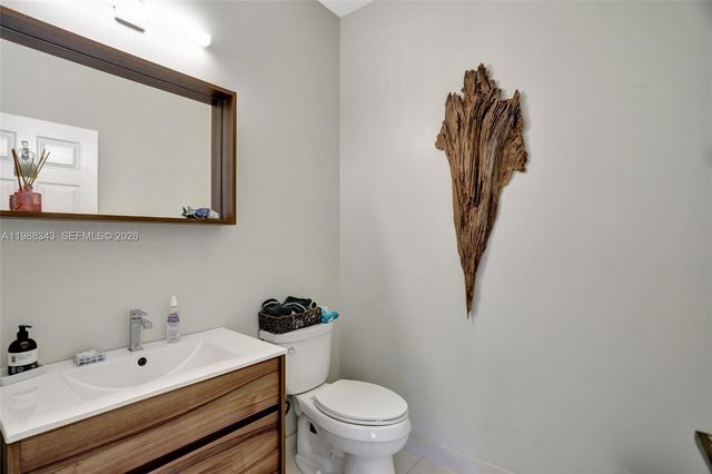 1653 Winterberry Ln, Weston, FL 33327