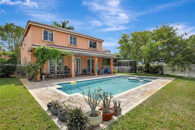 1653 Winterberry Ln, Weston, FL 33327