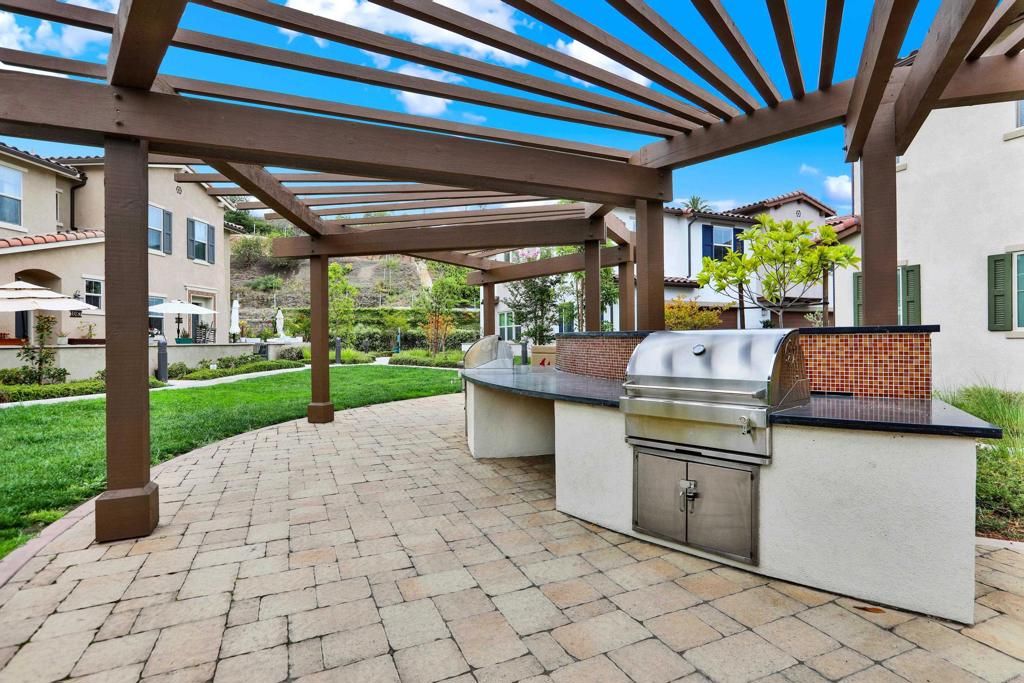 1087 Delpy View, Vista, CA 92084 — photo 4