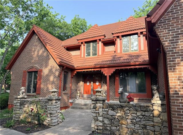 12101 Pawnee Lane, Leawood, KS 66209