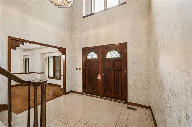 12101 Pawnee Lane, Leawood, KS 66209