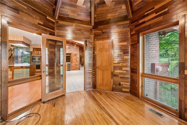 12101 Pawnee Lane, Leawood, KS 66209