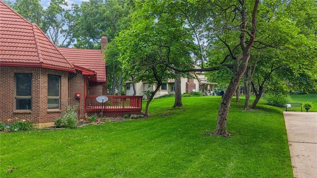 12101 Pawnee Lane, Leawood, KS 66209