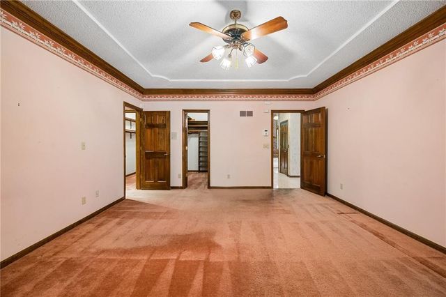 12101 Pawnee Lane, Leawood, KS 66209
