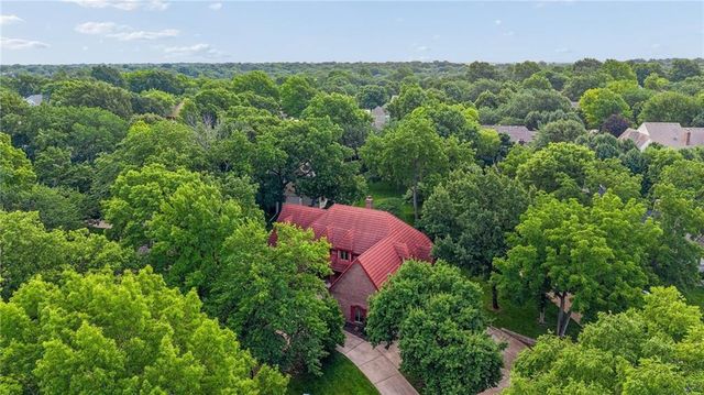 12101 Pawnee Lane, Leawood, KS 66209