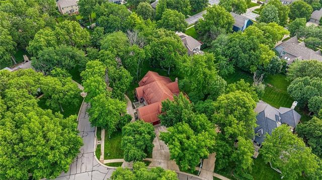 12101 Pawnee Lane, Leawood, KS 66209