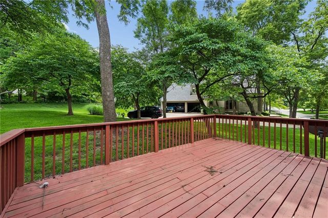 12101 Pawnee Lane, Leawood, KS 66209