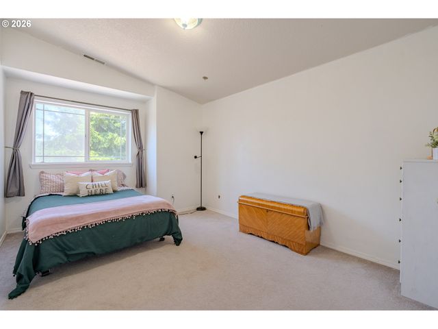 414 N 3RD Pl, Kalama, WA 98625